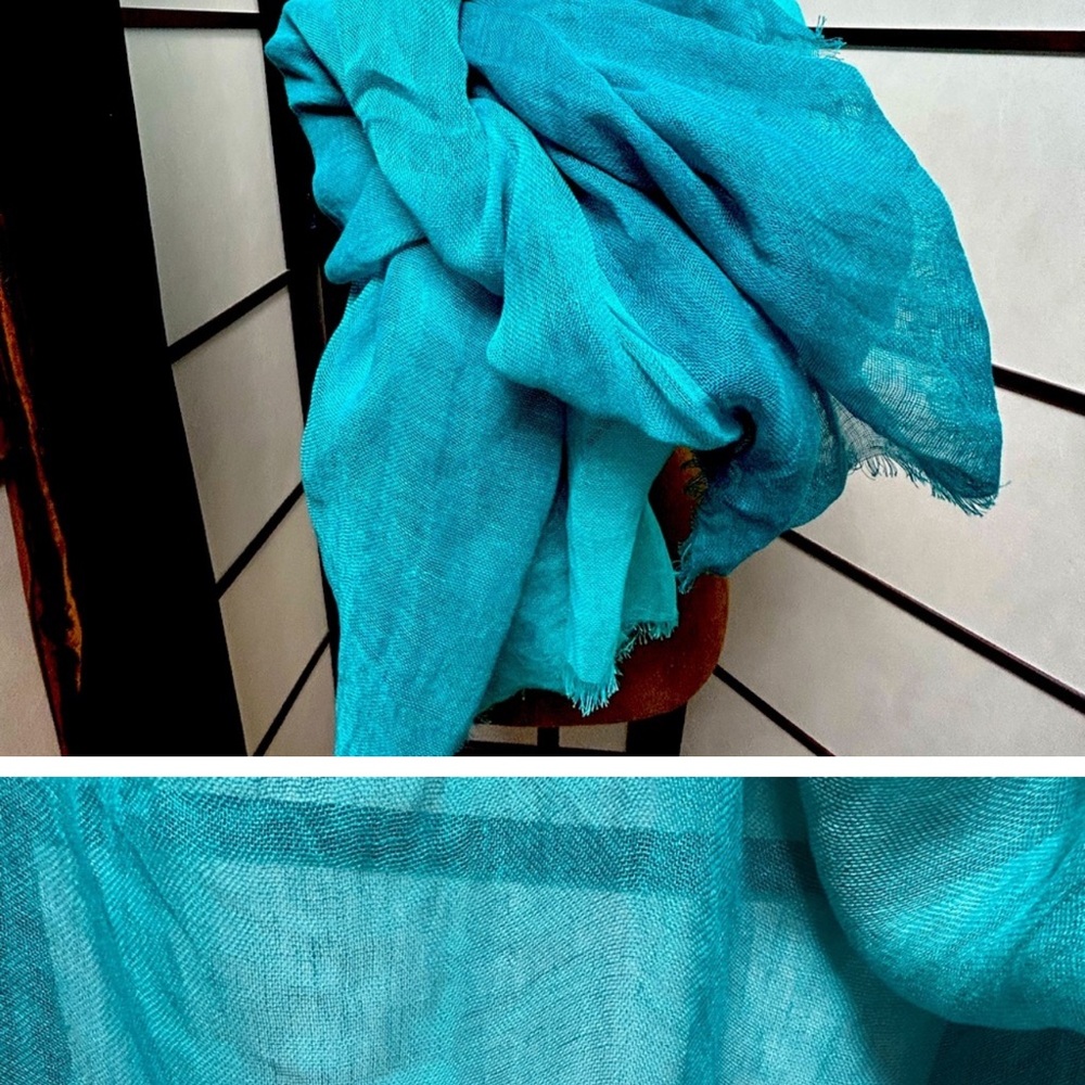 Loro Piana multiple shapes of turquoise weaved into this beautiful couture wrap - Picture 2 of 5